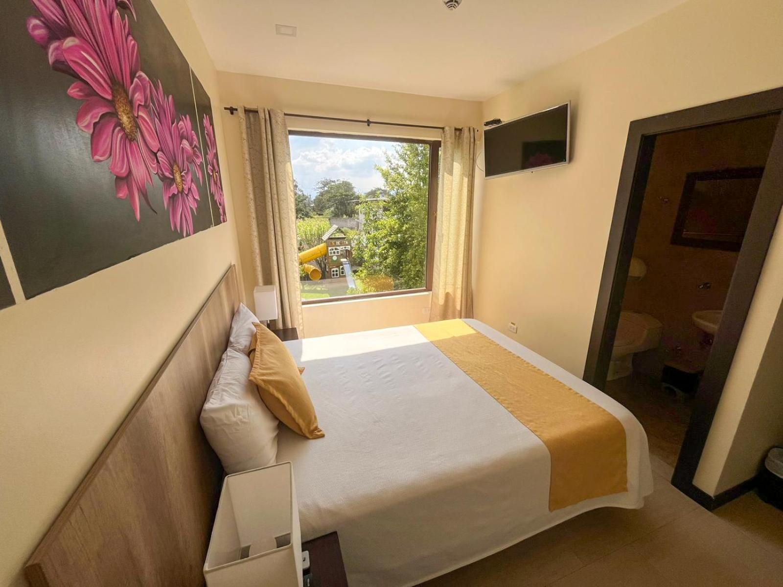 טבבלה Hotel Las Mercedes Airport-Quito מראה חיצוני תמונה