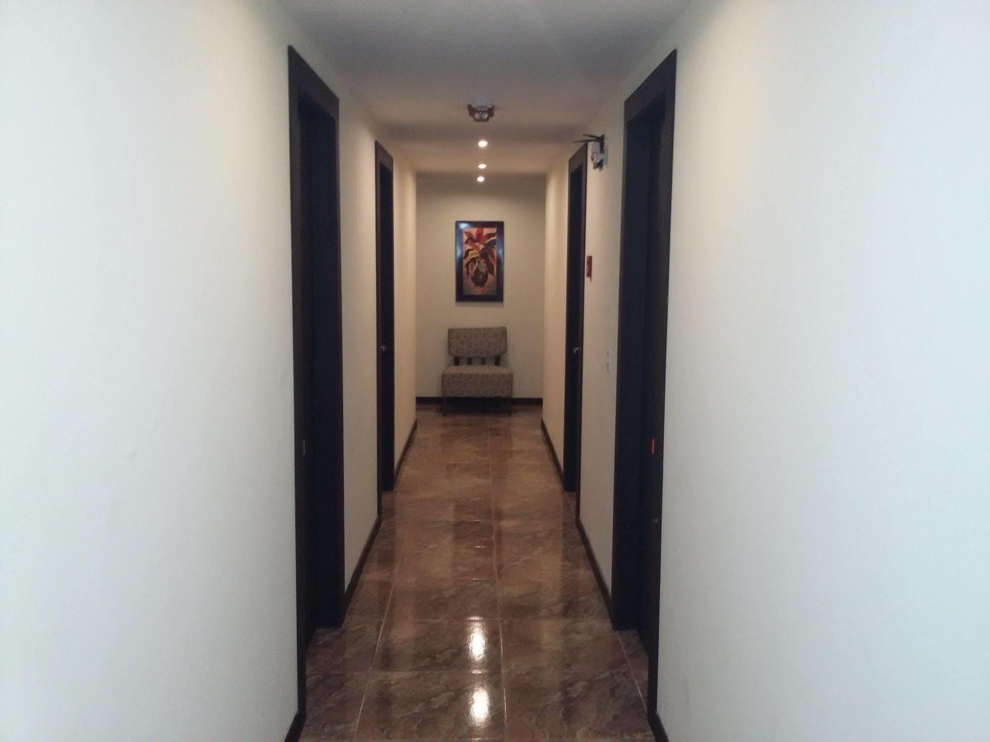 טבבלה Hotel Las Mercedes Airport-Quito מראה חיצוני תמונה